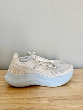 Saucony Women's Off White Running Shoes